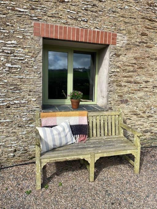 The Wheelhouse At Hewish Mill Villa Bittadon Buitenkant foto